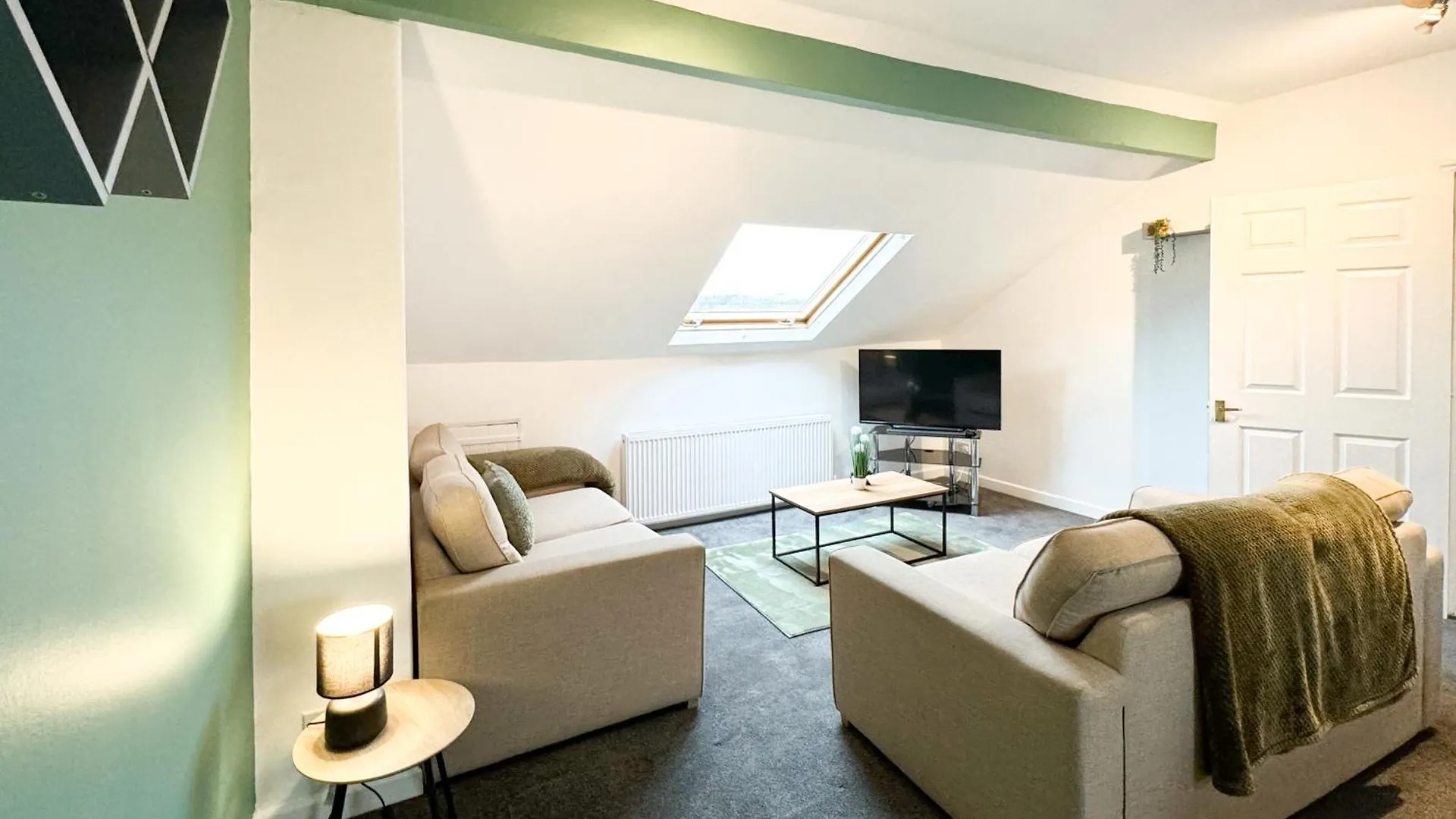 Contractor - Business Stays - Relocating Families Harrogate Apartament